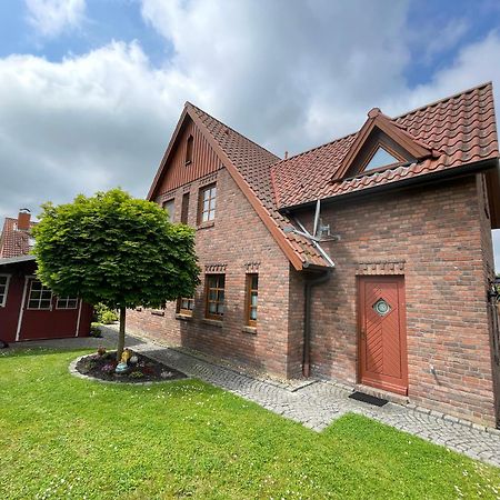 Ferienhaus Henny: 6 Geh-Minuten Vom Hafen. Privater Garten Jemgum Dış mekan fotoğraf